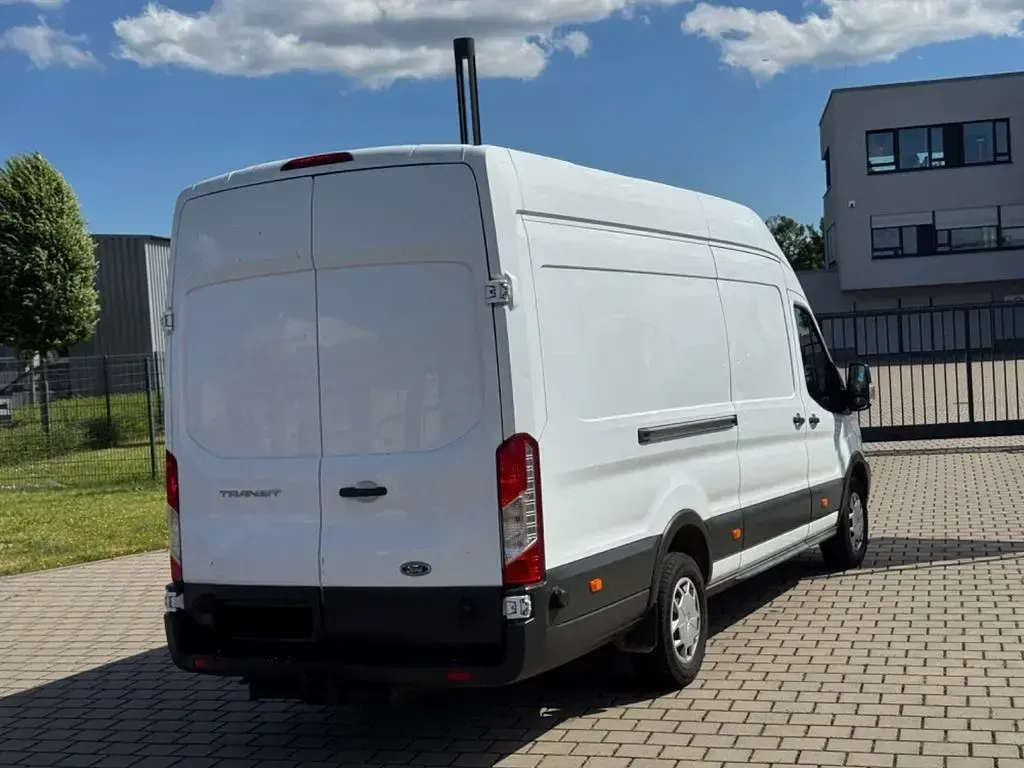 Gebraucht Ford Transit 131 PS (96 kW) 2018 Weiß Van / Kleinbus