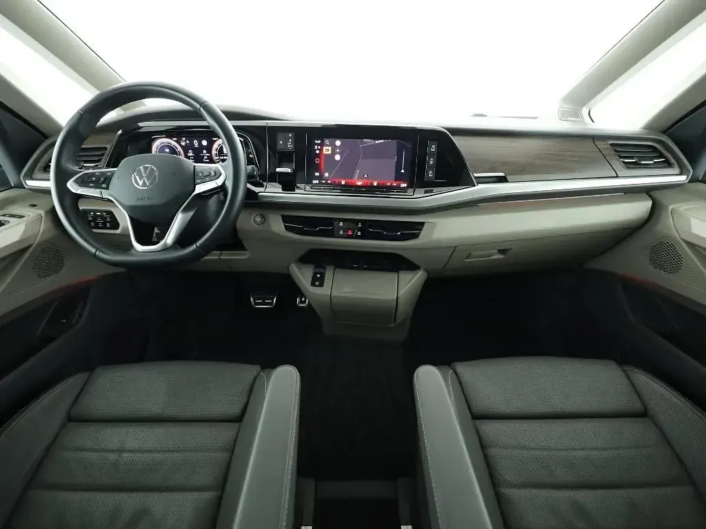Gebraucht VW Multivan Style 204 PS (150 kW) 2024 Grau Van / Kleinbus