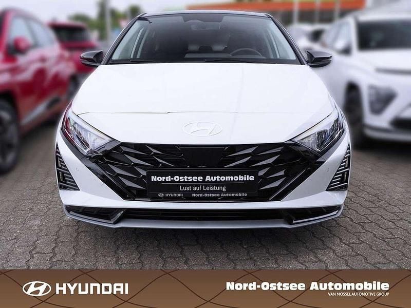 Gebraucht Hyundai i20 Prime 101 PS (74 kW) 2026 Atlas white/ phantom black Limousine