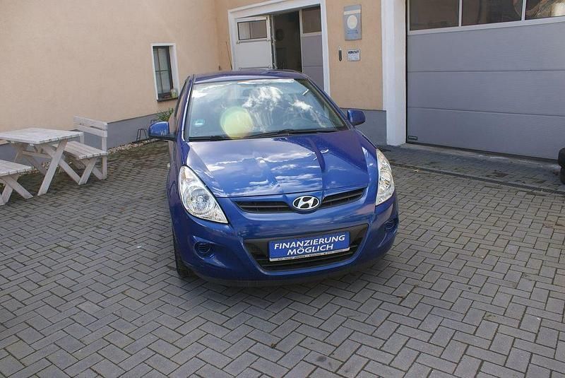 Gebraucht Hyundai i20 Edition+ 77 PS (56 kW) 2011 Blau Kleinwagen