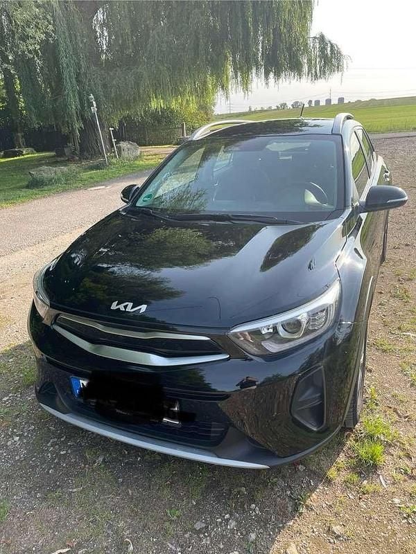 Schwarz Gebraucht 2022 Kia Stonic SUV | 14.900 € (Superpreis) - Bild 1/4