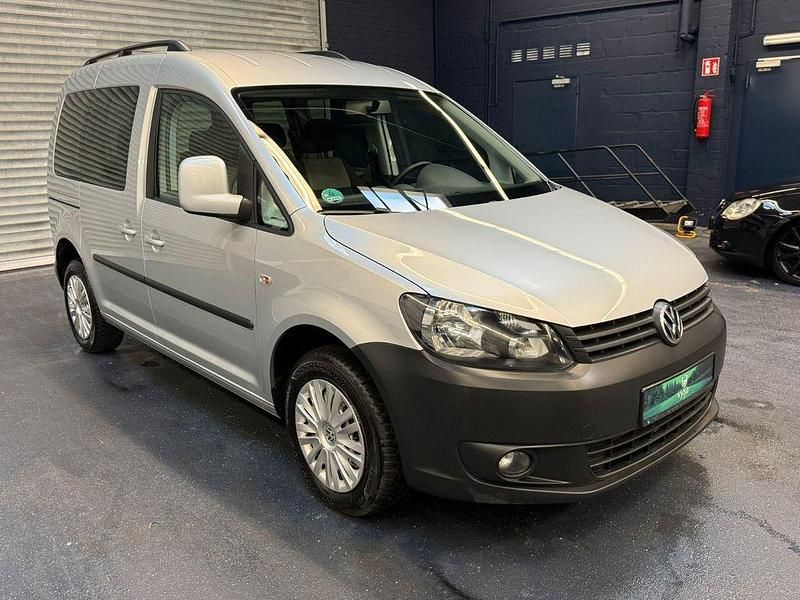 Silber Gebraucht 2014 VW Caddy Trendline Van / Kleinbus | 7.140 € (Guter Preis) - Bild 1/4