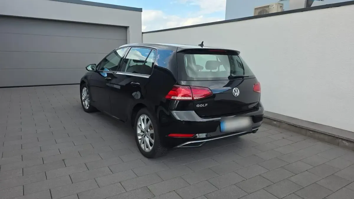 Gebraucht VW Golf VII 116 PS (85 kW) 2017 Schwarz Limousine
