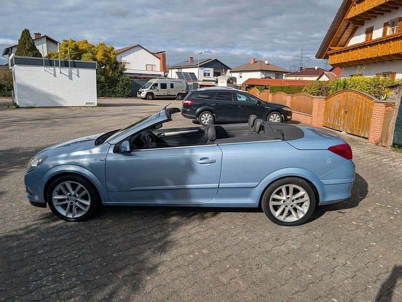Silber Gebraucht 2006 Opel Astra Cabriolet Cabrio | 5.999 € (Teuer) - Bild 1/4