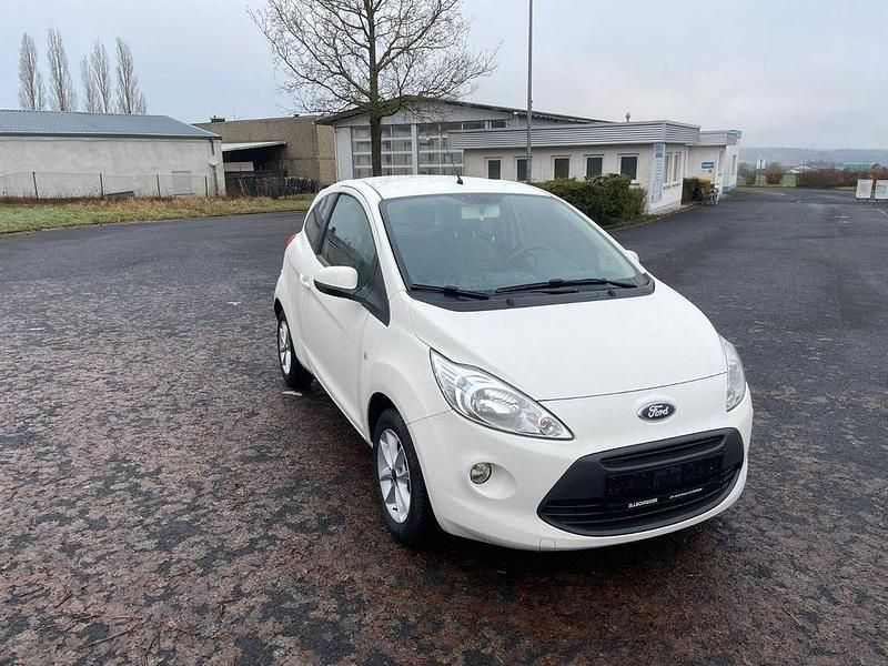 Gebraucht Ford Ka Titanium 70 PS (51 kW) 2015 Weiß Kleinwagen