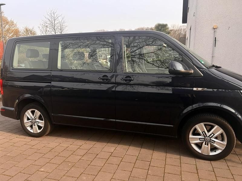 Second-hand VW T6 204 CP (150 kW) 2016 Albastru Van