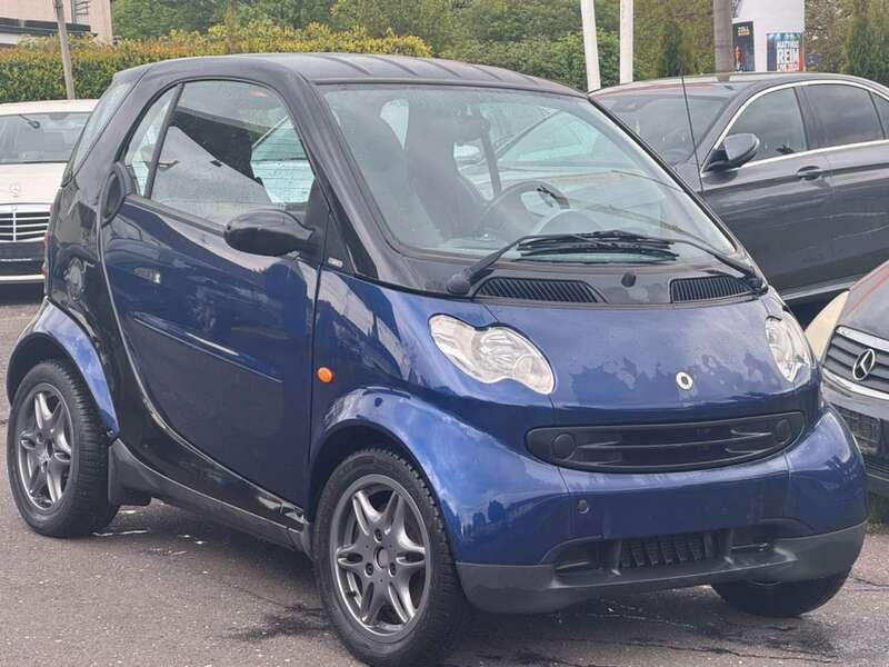 Schwarz Gebraucht 2006 Smart ForTwo Coupé Basis Coupé | 3.333 € (Fairer Preis) - Bild 1/4