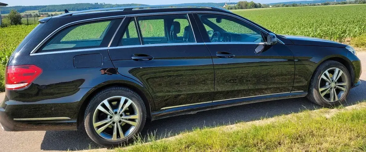 Gebraucht Mercedes E220 Avantgarde 170 PS (125 kW) 2013 Schwarz Kombi