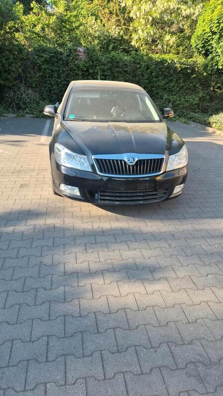 Schwarz Gebraucht 2009 Skoda Octavia Limousine | 3.250 € (Guter Preis) - Bild 1/4
