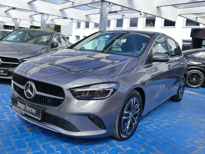 Gebraucht Mercedes B180 Progressive 136 PS (100 kW) 2025 Kleinwagen