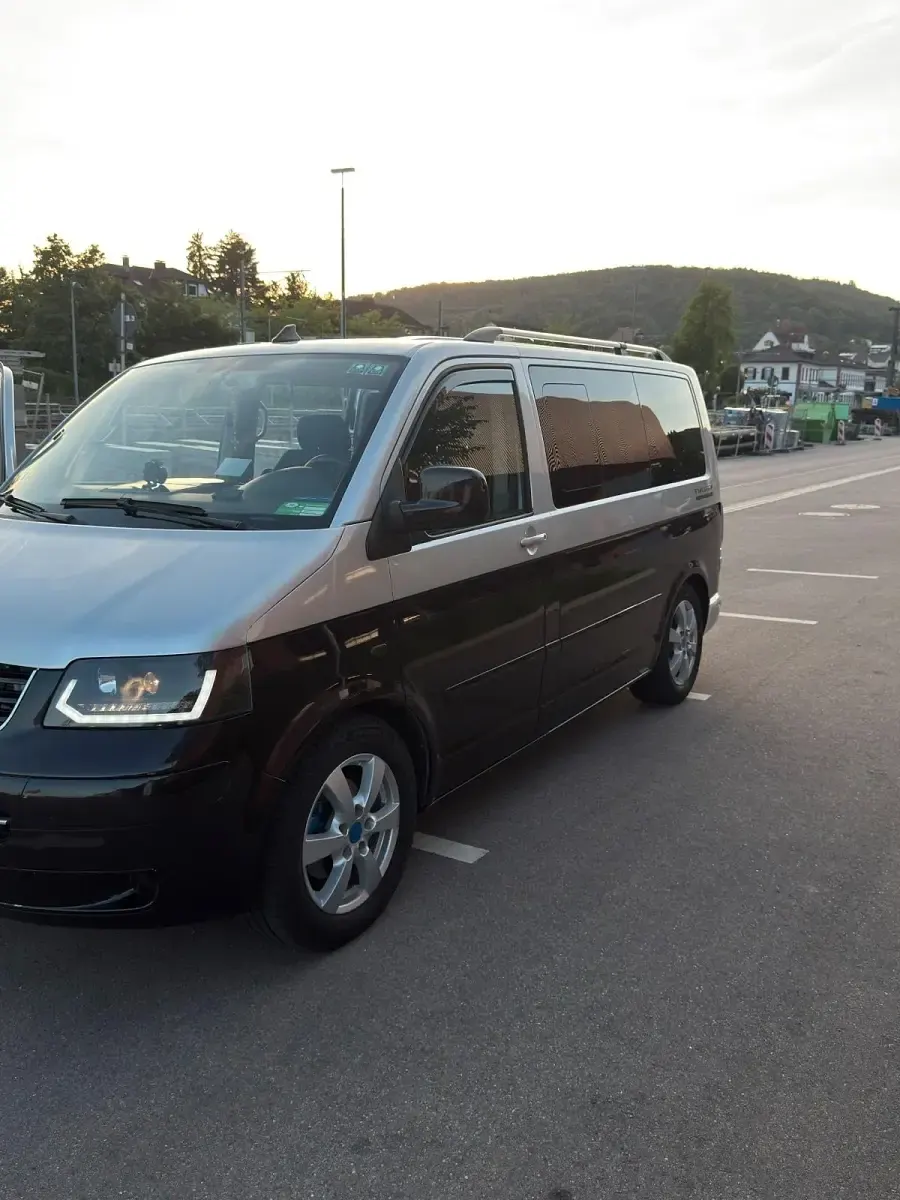 Gebraucht VW Multivan 131 PS (96 kW) 2005 Silber Van / Kleinbus