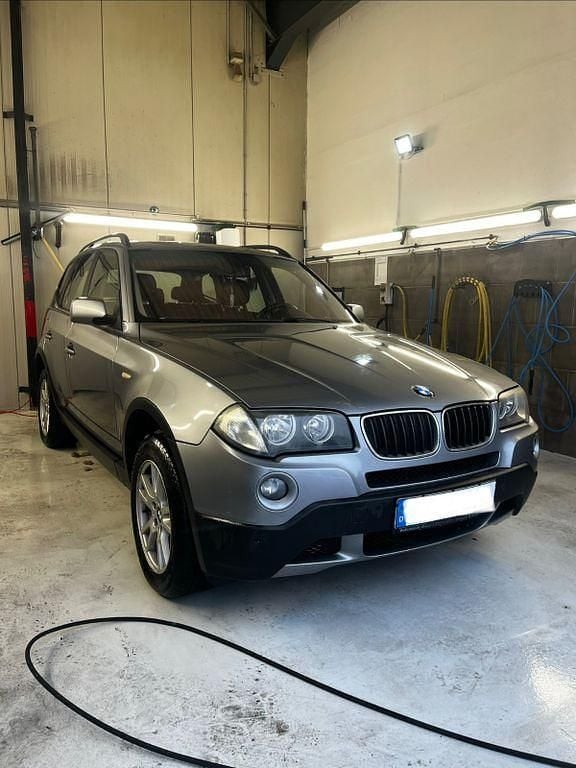 Grau Gebraucht 2007 BMW X3 Sport Line SUV | 5.800 € (Fairer Preis) - Bild 1/4