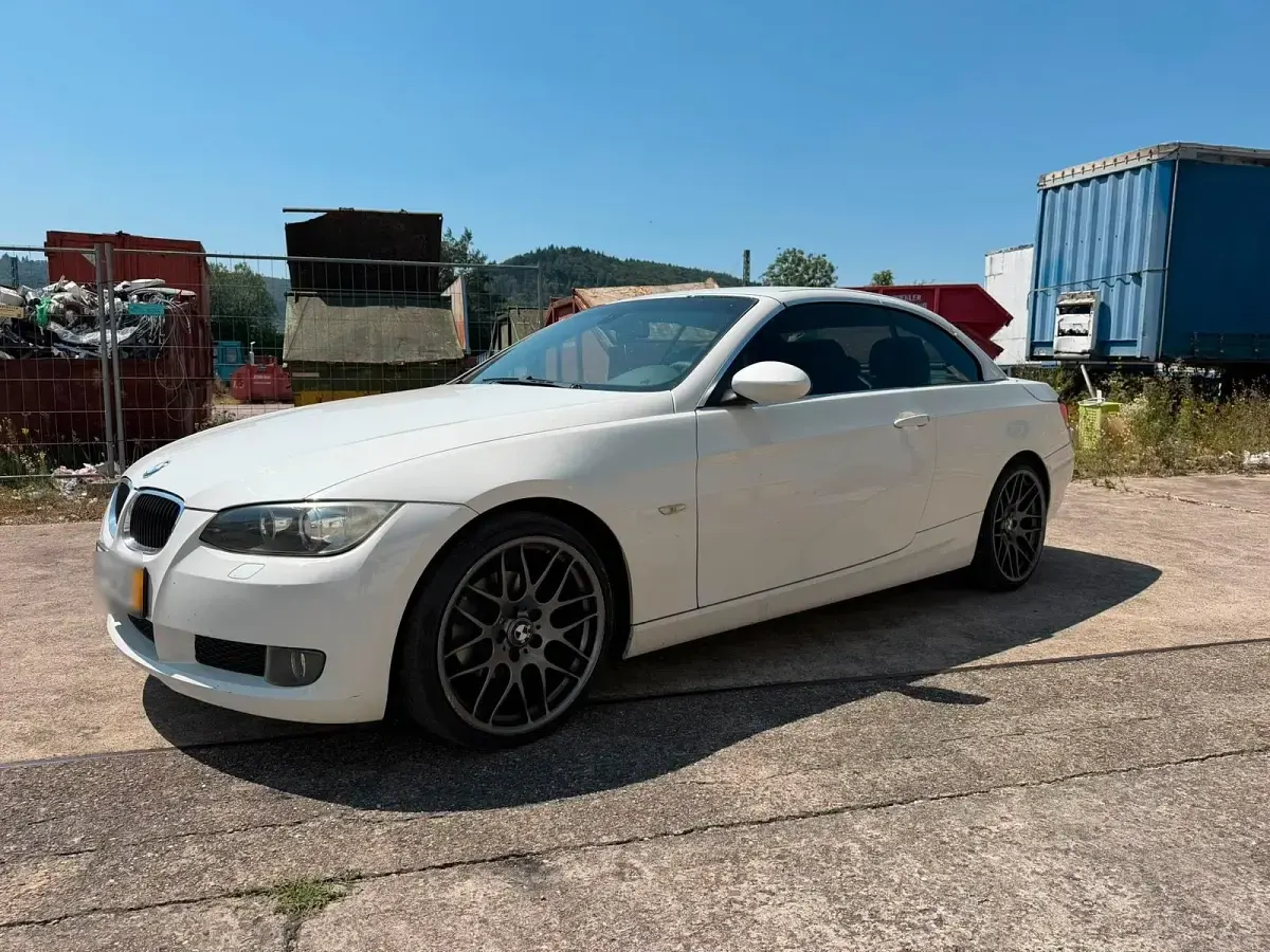 Gebraucht BMW 320 Cabriolet 170 PS (125 kW) 2008 Weiß Cabrio