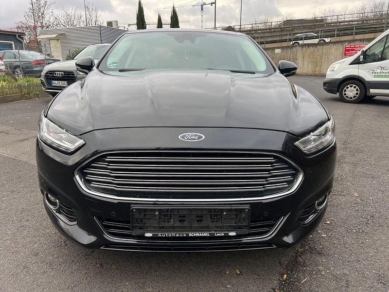 Gebraucht Ford Mondeo Titanium 179 PS (131 kW) 2015 Schwarz Limousine
