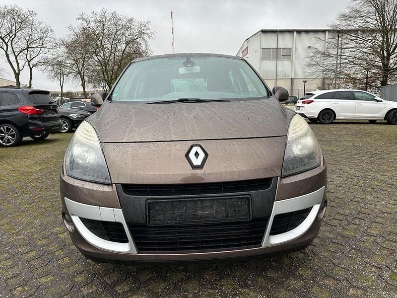 Gebraucht Renault Scénic III Dynamique 106 PS (77 kW) 2011 Braun Van / Kleinbus