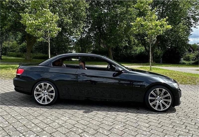 Gebraucht BMW 330 Cabriolet 230 PS (169 kW) 2008 Schwarz Cabrio