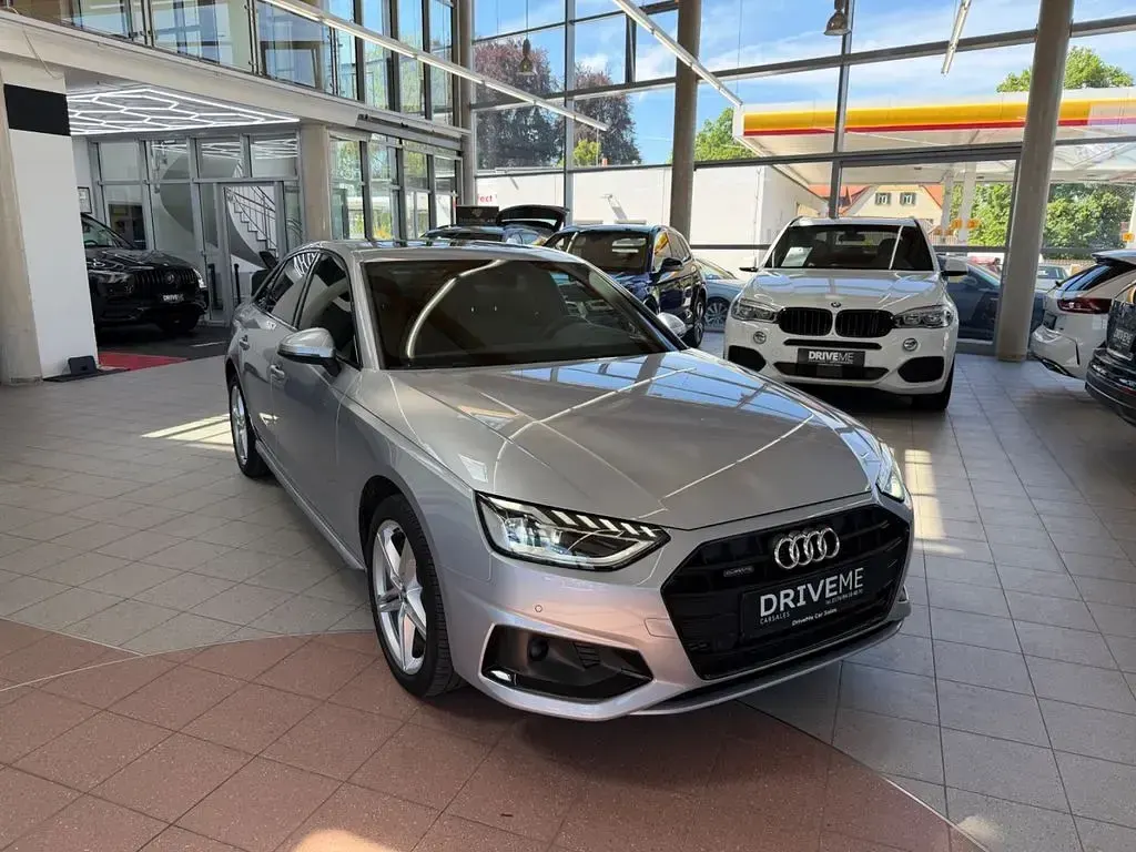 Używany Audi A4 Advanced 231 KM (169 kW) 2020 Srebrny Sedan/Limuzyna