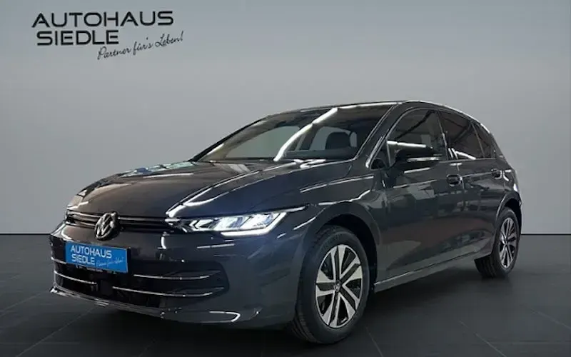Gebraucht VW Golf VIII 116 PS (85 kW) 2026 Grau Limousine