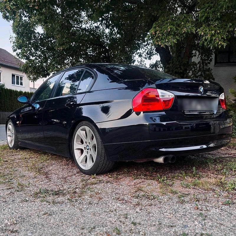 Schwarz Gebraucht 2006 BMW 325 Limousine | 1.750 € - Bild 1/4