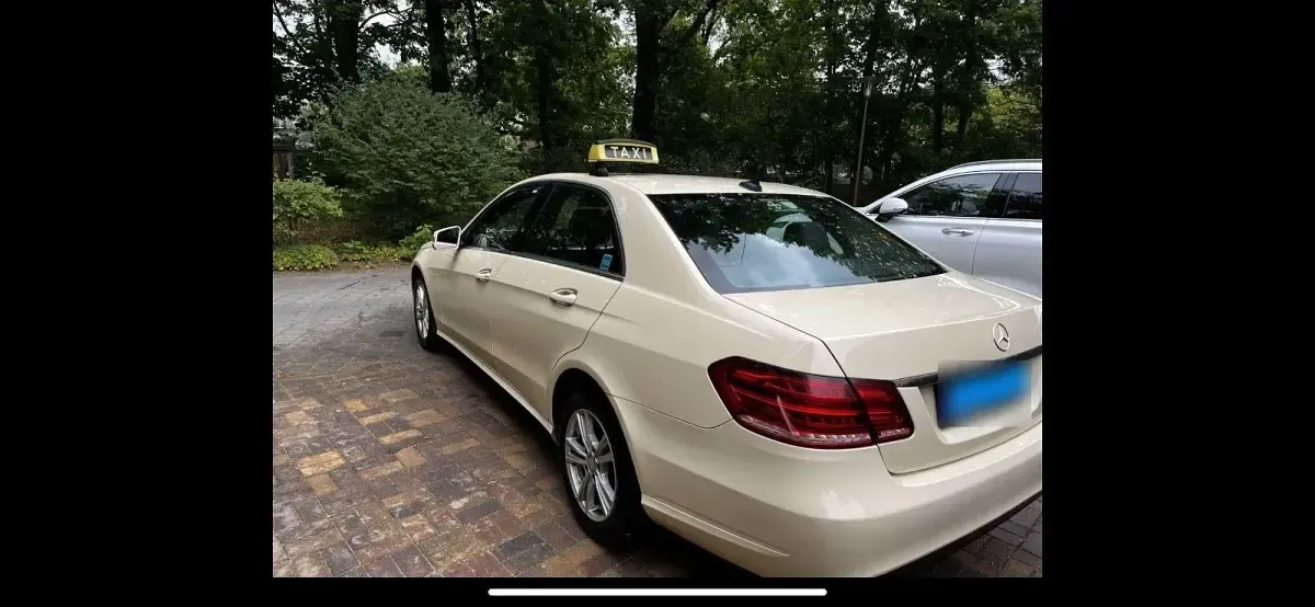 Gebraucht Mercedes E200 136 PS (100 kW) 2013 Beige Limousine