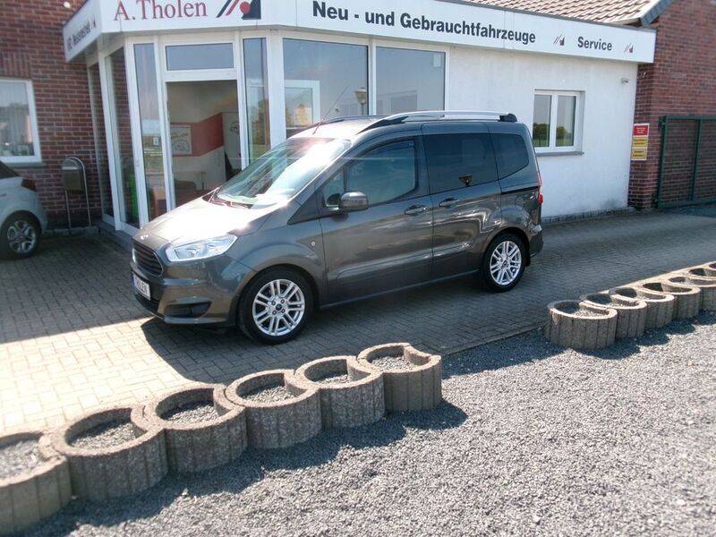 Grau Gebraucht 2017 Ford Tourneo Courier Titanium Van / Kleinbus | 10.790 € (Guter Preis) - Bild 1/4