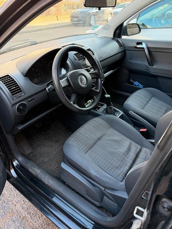 Gebraucht VW Polo 54 PS (39 kW) 2005 Schwarz Kleinwagen
