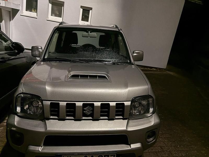 Silber Gebraucht 2015 Suzuki Jimny Ranger SUV | 14.800 € (Fairer Preis) - Bild 1/4