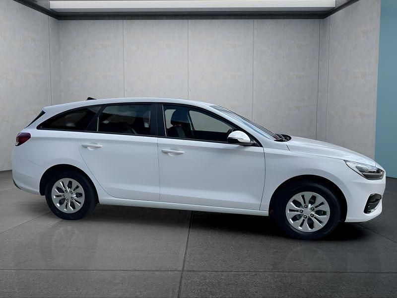 Neu Hyundai i30 97 PS (71 kW) 2025 Weiß Kombi