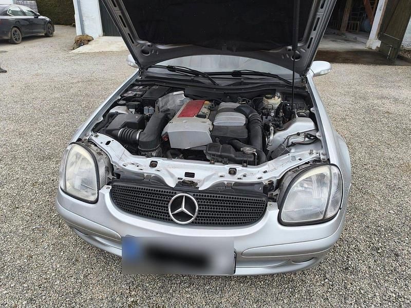 Gebraucht Mercedes SLK200 163 PS (119 kW) 2000 Silber Cabrio