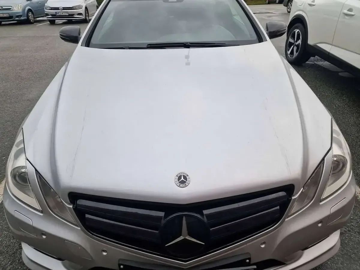 Używany Mercedes E500 Edition 387 KM (284 kW) 2010 Srebrny Coupe