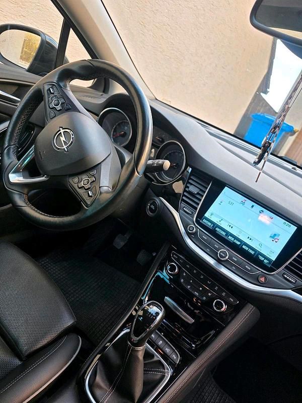 Gebraucht Opel Astra 136 PS (100 kW) 2016 Schwarz Limousine