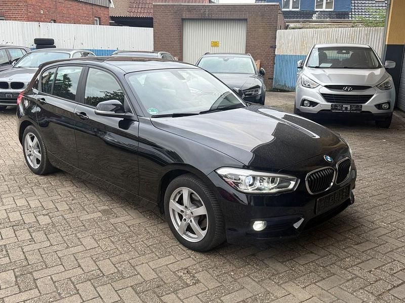 Schwarz Gebraucht 2018 BMW 118 Advantage Kleinwagen | 12.999 € (Fairer Preis) - Bild 1/4