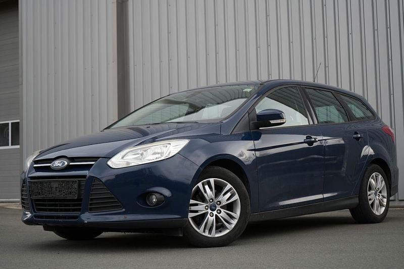 Gebraucht Ford Focus Trend 95 PS (69 kW) 2014 Blau Limousine