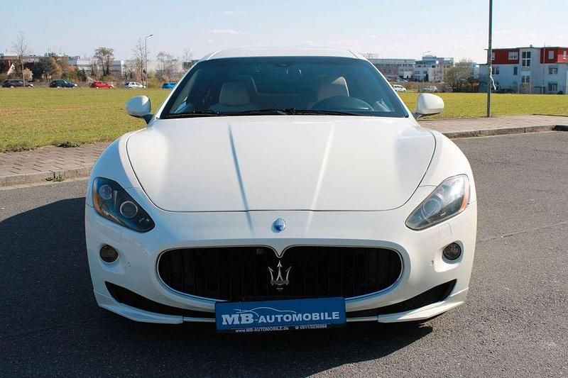 Gebraucht Maserati Granturismo 441 PS (324 kW) 2012 Weiß Coupé