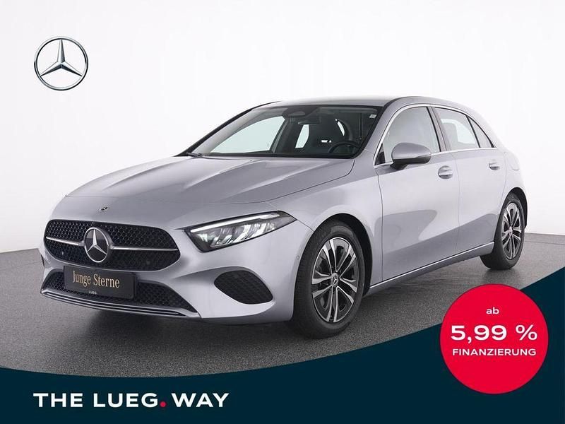 Silber metalliclack hightechsi Gebraucht 2024 Mercedes A200 Progressive Limousine | 30.325 € (Guter Preis) - Bild 1/4