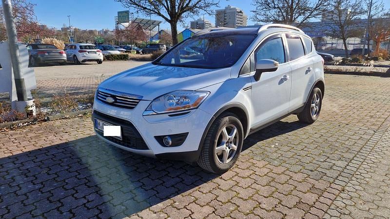 Gebraucht Ford Kuga 200 PS (147 kW) 2010 Weiß SUV