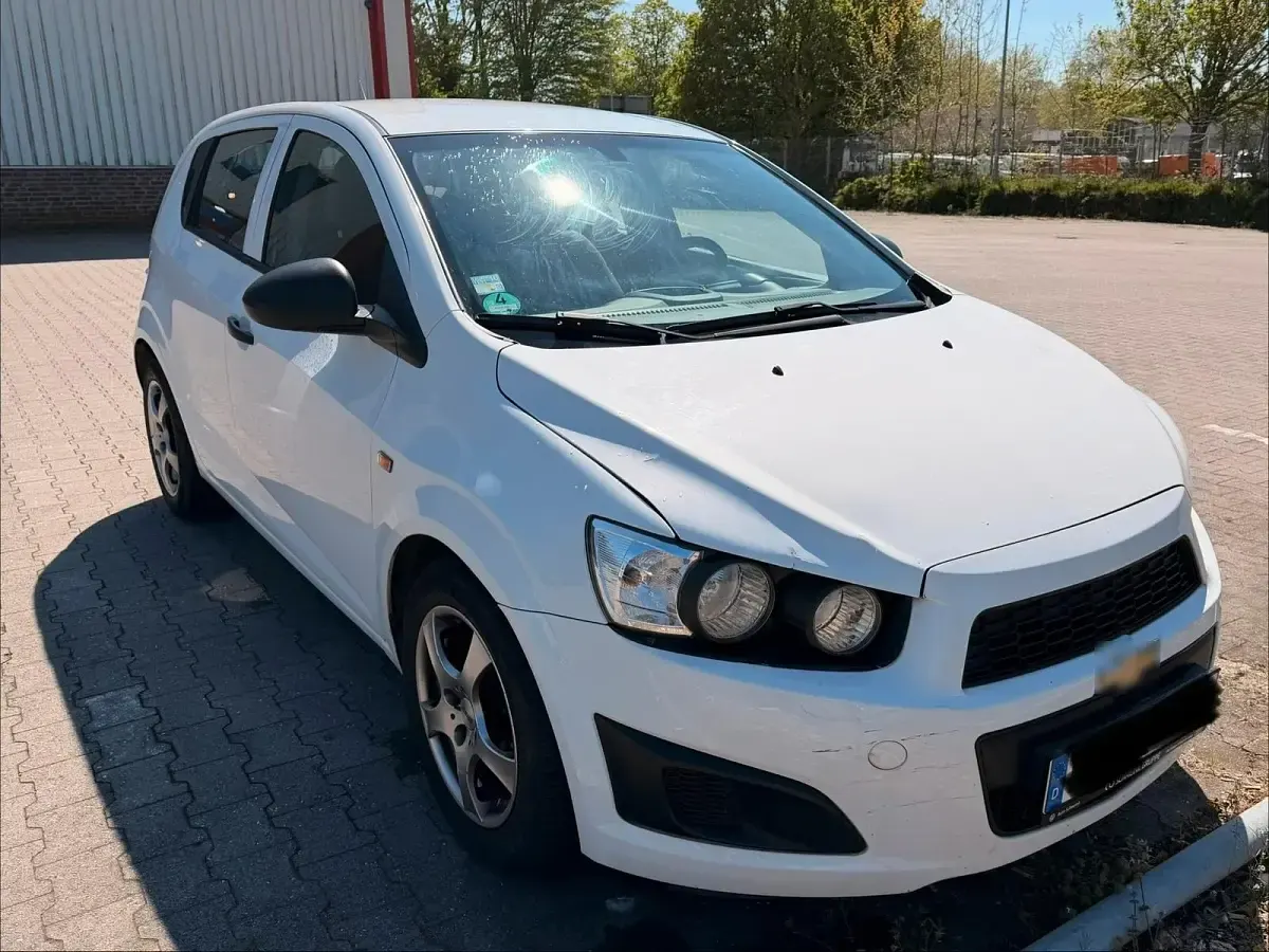 Używany Chevrolet Aveo 69 KM (50 kW) 2012 Biały Hatchback