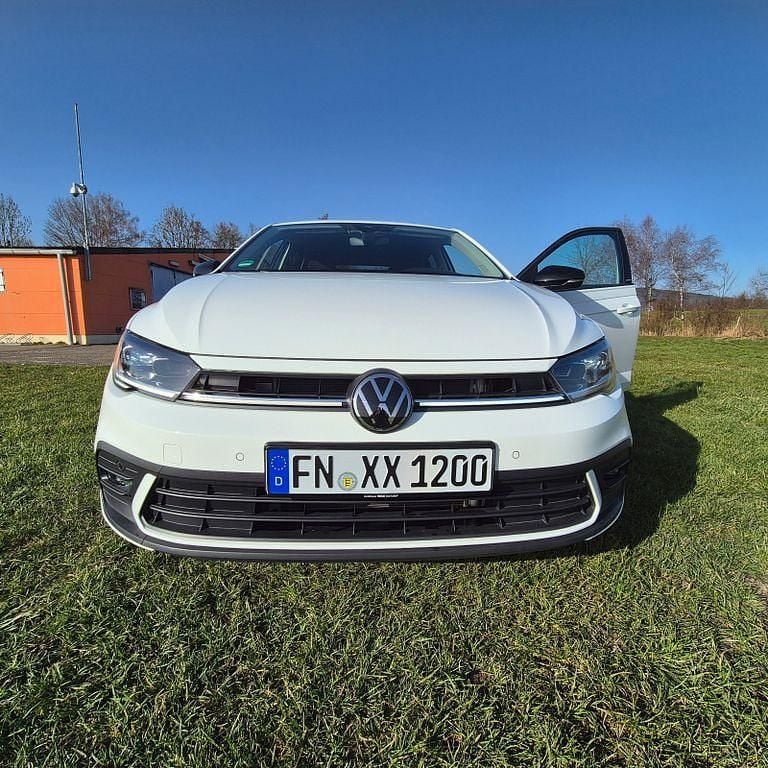 Gebraucht VW Polo Move 95 PS (69 kW) 2024 Schwarz Kleinwagen