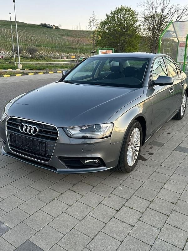 Używany Audi A4 Ambiente 170 KM (125 kW) 2015 Srebrny Sedan/Limuzyna