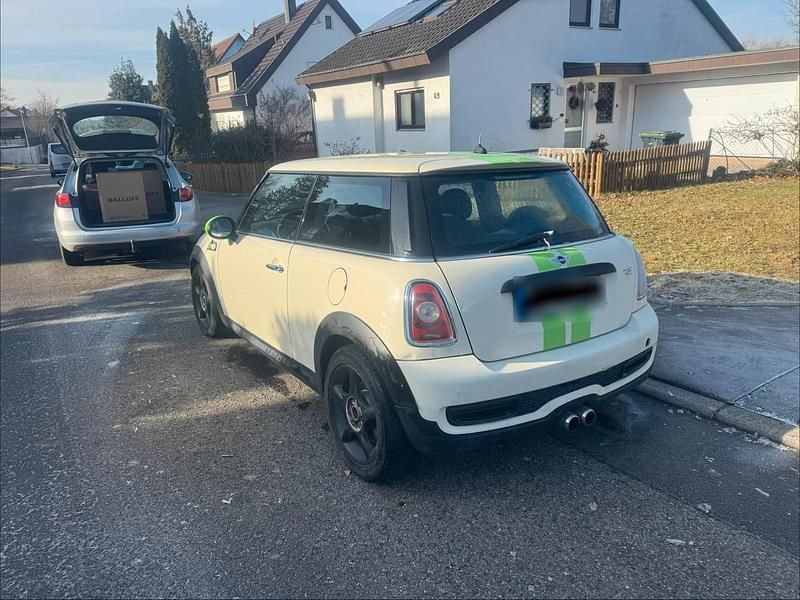Second-hand Mini Cooper 2010 Bej Hatchback