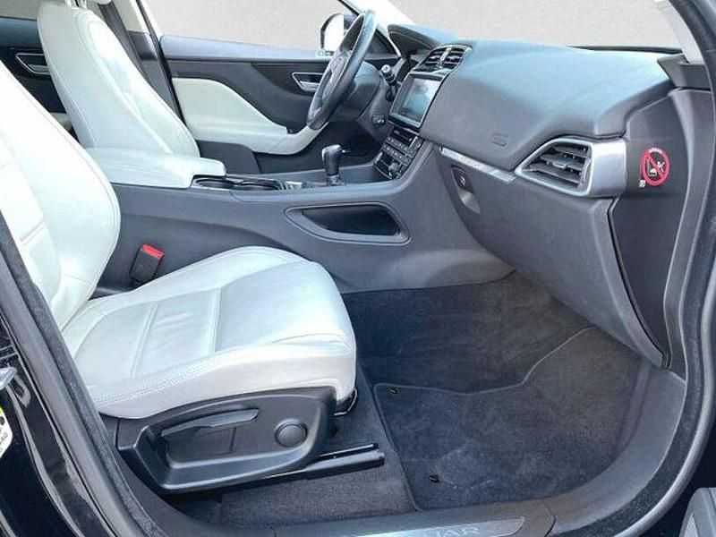 Gebraucht Jaguar F-Pace Prestige 180 PS (132 kW) 2017 Narvik black SUV