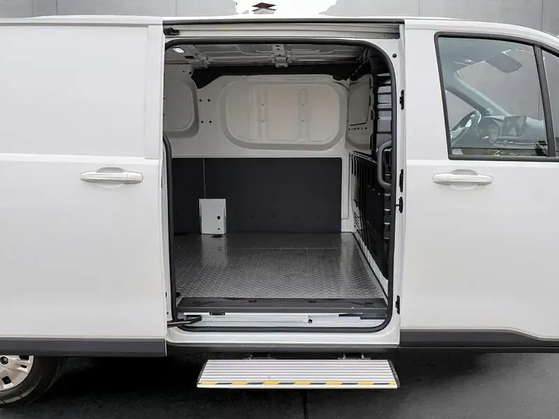 Neu Maxus V70 147 PS (108 kW) 2025 Weiß Van