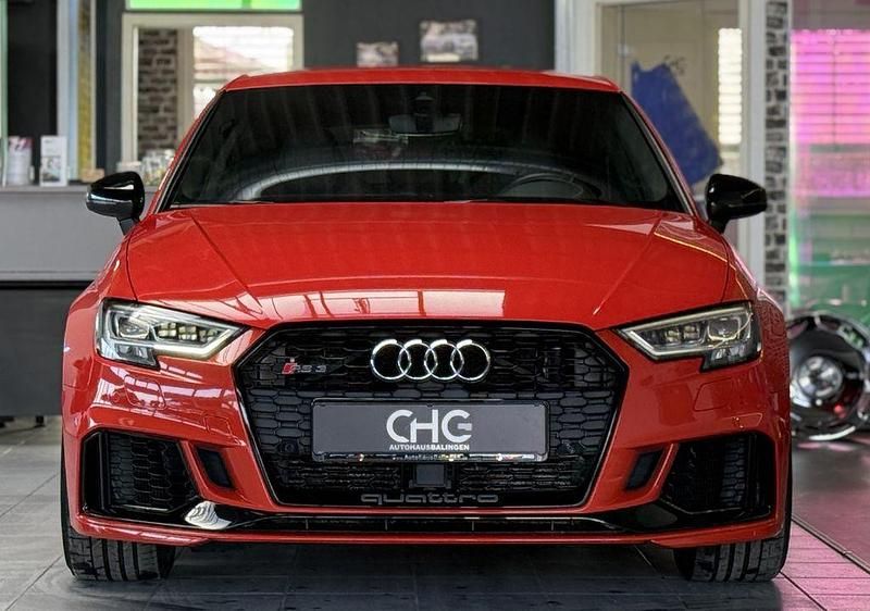 Gebraucht Audi RS3 Ambiente 400 PS (294 kW) 2018 Rot Limousine