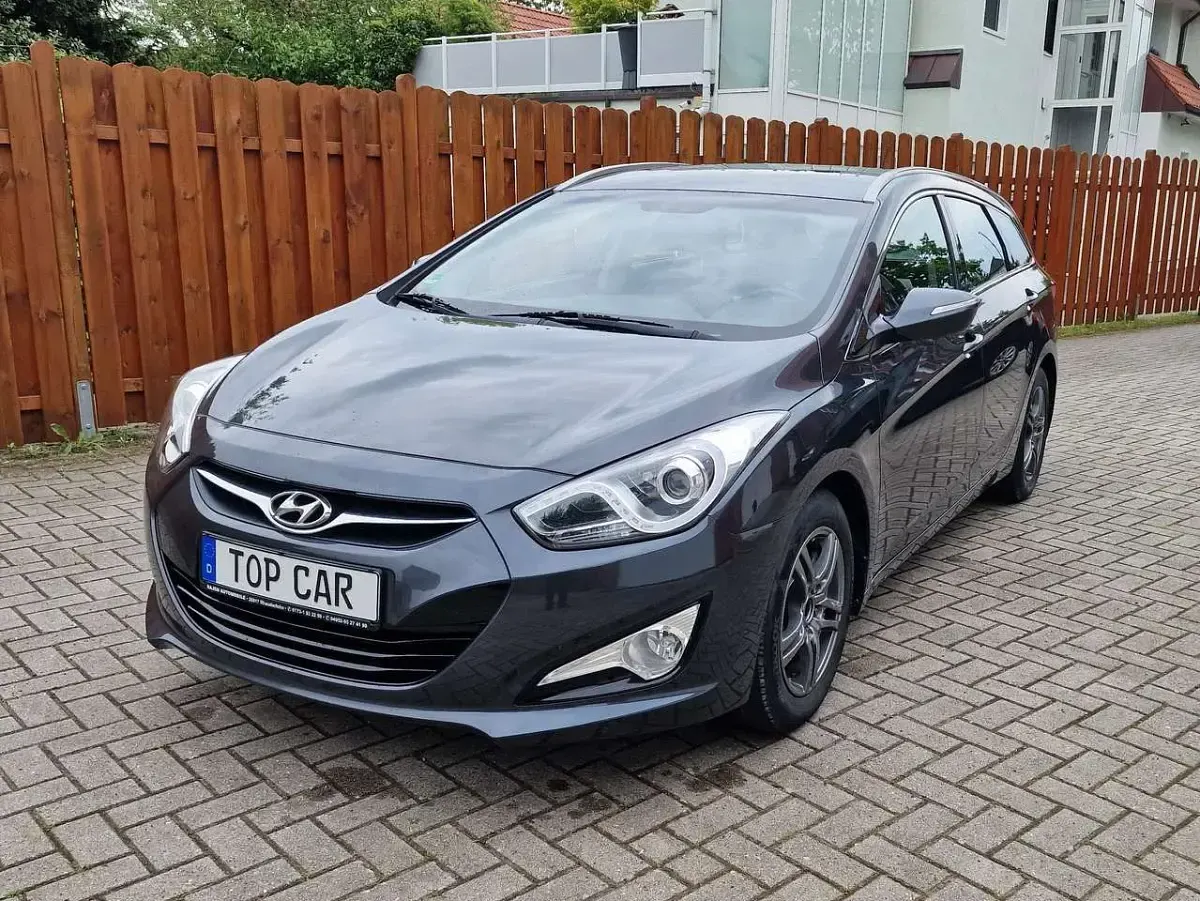 Gebraucht Hyundai i40 Edition 135 PS (99 kW) 2013 Stone gray Kombi