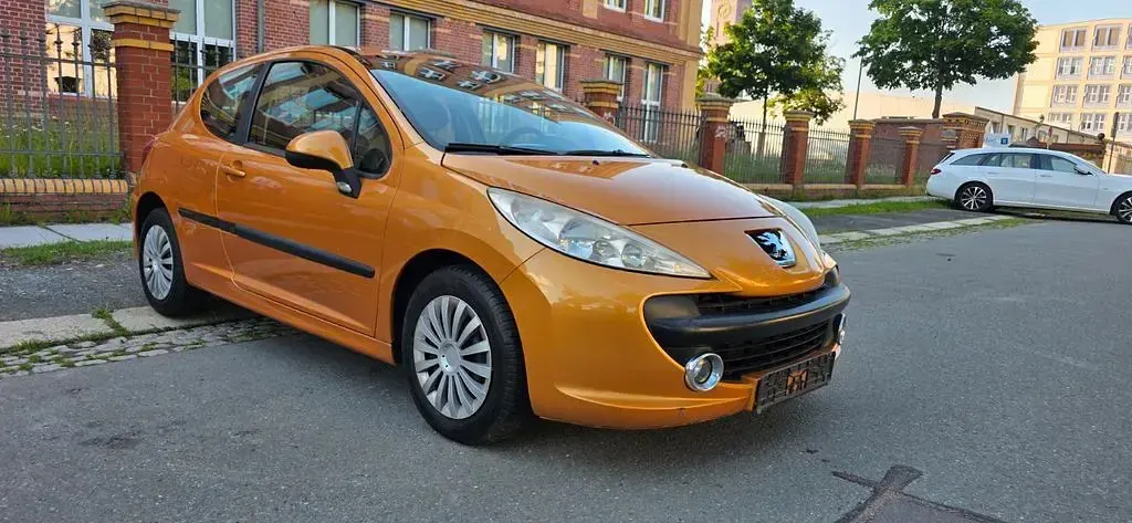 Gebraucht Peugeot 207 Tendance 95 PS (69 kW) 2008 Orange Limousine