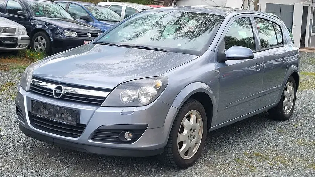 Gebraucht Opel Astra Edition 140 PS (102 kW) 2006 Silber Limousine