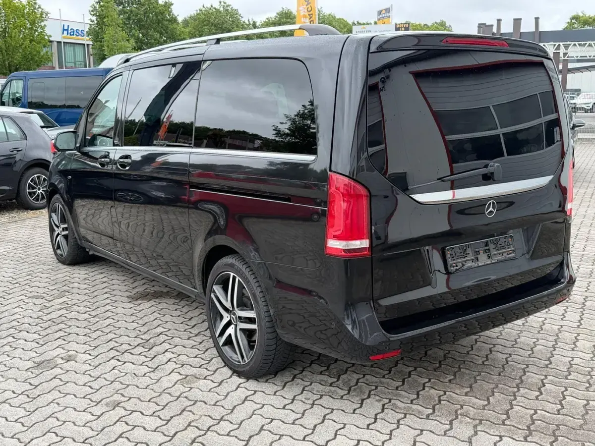 Gebraucht Mercedes V220 Avantgarde Edition 190 PS (139 kW) 2015 Schwarz Van / Kleinbus