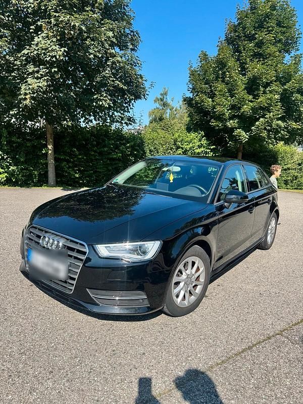 Schwarz Gebraucht 2014 Audi A3 Sportback Kombi | 11.700 € (Guter Preis) - Bild 1/4