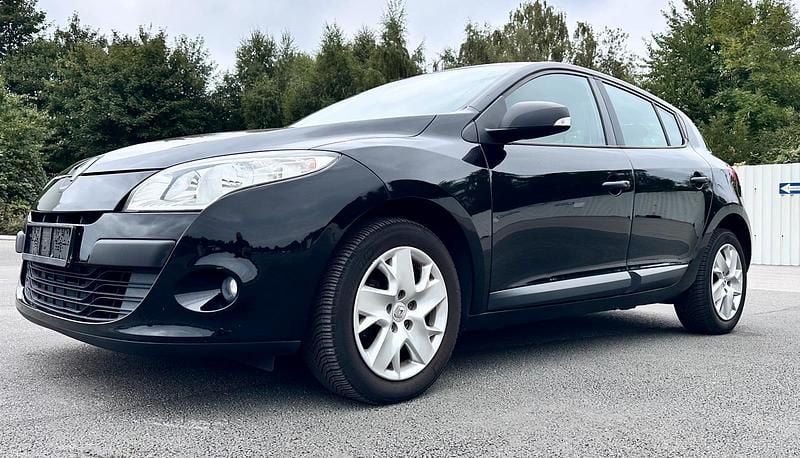 Schwarz Gebraucht 2012 Renault Mégane III Limousine | 3.990 € (Guter Preis) - Bild 1/4