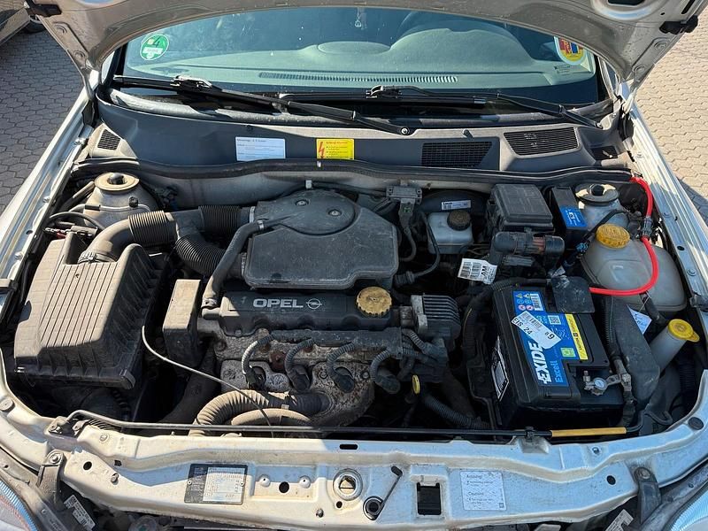 Gebraucht Opel Astra 75 PS (55 kW) 1998 Silber Limousine
